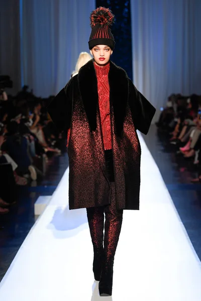 Look 19